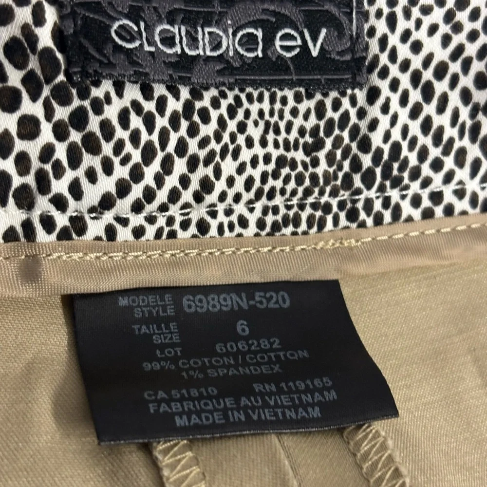 Nordstrom Women's Beige Bermudas‎